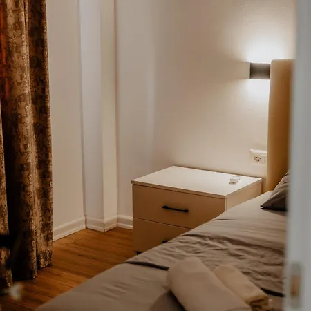 Relax ホテル ティラナ